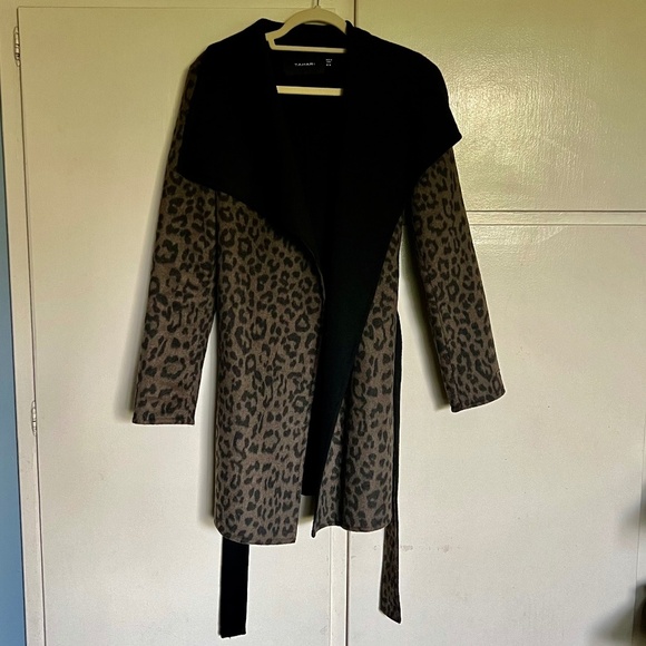 Tahari Ella Leopard Double Faced Wool Blend Wrap Belted Coat Size Medium - Picture 3 of 12